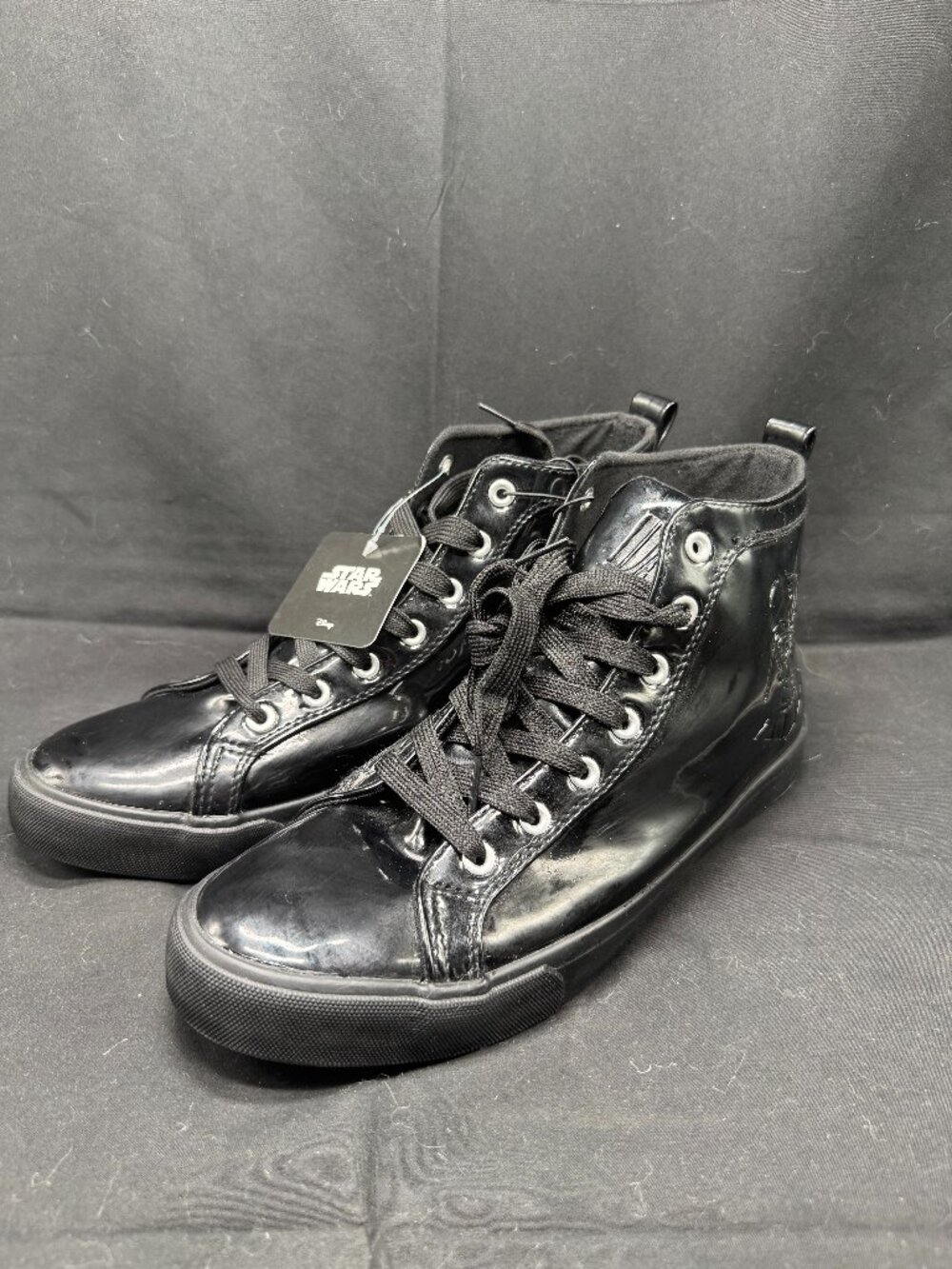 New with Tags Star Wars Darth Vader Patent Faux Leather Hi-Top Sneakers Size 9